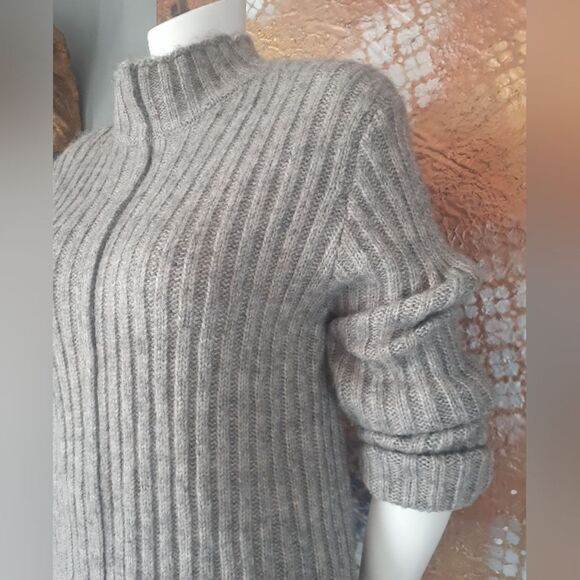 Zara Wool Blend Gray Ribbed Women's Sweater - Picture 11 of 12